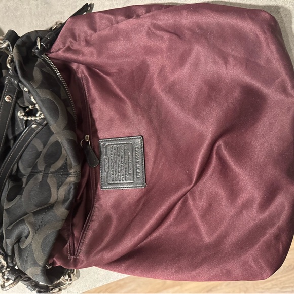 COACH Op-Art Brooke Signature Handbag in GUC! - Picture 9 of 9